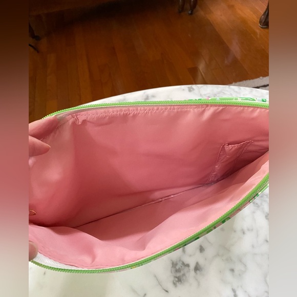 Lilly Pulitzer Vibrant Green and Pink Leafy Tech Pouch - Picture 6 of 7